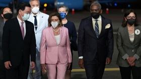 大塊文化提供、翻攝自裴洛西IG