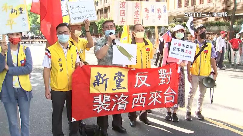 違法拉布條抗議裴洛西　警舉牌令解散