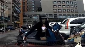 停車,摩托車,中柱（圖／翻攝自爆廢公社）