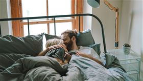 上床,情侶,夫妻,性愛（示意圖／Unsplash）