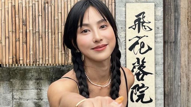 全明星女神戀情曝光？曬男友牽手照
