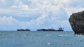 中共軍演  高雄旗津港內商船增加（2