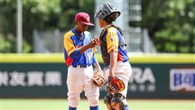 培瑞茲（左）一夫當關、繳出5局失2分好投。（圖／棒協提供）