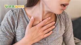 雖然與疫情共存，但是個人防護與衛生習慣還是不能掉以輕心，隨時攜帶口罩，乾洗手，回到家後建議先更換外衣，減少病毒量的沾附。都是後疫情時代，保持呼吸健康的好方法。