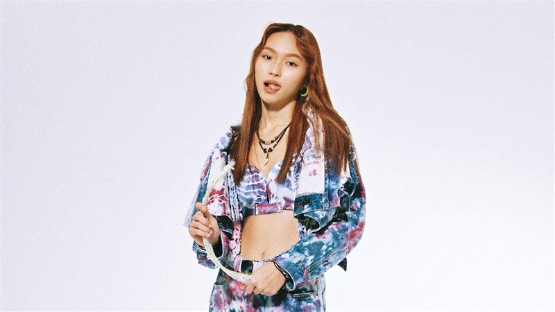 女星手指變蚯蚓狂蠕動　媽嚇到急送醫