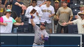 ▲希利亞德（Sam Hilliard）美技沒收全壘打。（圖／翻攝自MLB官網）