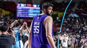 ▲新竹街口攻城獅與辛巴（Sim Bhullar）完成續約。（圖／翻攝自新竹街口攻城獅臉書）