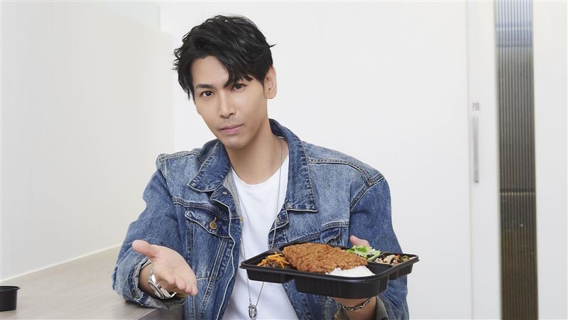 比佑庭還慘　麻辣男星餐廳打工被白眼