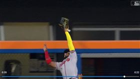 ▲亞古納（Ronald Acuna Jr.）沒收全壘打。（圖／翻攝自MLB官網）