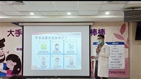 童綜合醫院骨科部醫師李宗翰說明骨鬆問題。（圖／童綜合醫院提供）