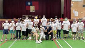 快樂暑假！吳沛憶助萬華學童一圓網球夢