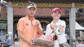 狄鶯和老公孫鵬。（記者楊澍攝影