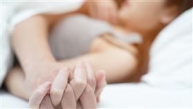 糾纏,做愛,性愛,情侶,交疊,性式,房事,示意圖/翻攝自ingimage