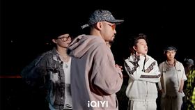 《中國新說唱巔峰對決》比賽爆爭議，熱狗揚言要集體退賽。（圖／愛奇藝國際站提供）