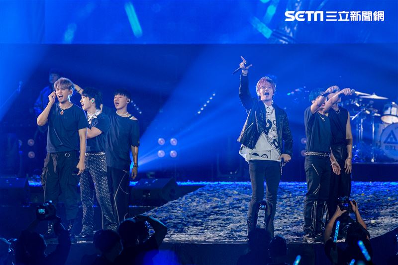 八三夭擔任五堅情小巨蛋演唱會嘉賓。（圖／記者楊澍攝影）