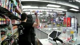 歹徒 搶劫https://twitter.com/ImmolationSeen/status/1555993525224890371