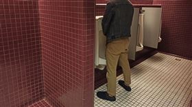 血尿,泌尿科,小解,膀胱癌,小便,尿尿（示意圖／記者陳弋攝影）