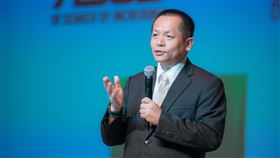 駐葡萄牙代表張崇哲駐葡萄牙代表張崇哲近日針對美國眾議院議長裴洛西訪台後中共軍演接受專訪，表示台灣不希望戰爭發生，但已做好準備，軍民面對入侵將展現決心與韌性，也呼籲民主國家支持台灣。（駐葡萄牙代表處提供）中央社記者曾婷瑄巴黎傳真  111年8月8日