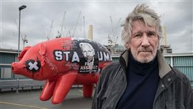 羅傑華特斯在演唱會經常放上政治理念。（圖／翻攝自rogerwaters臉書）