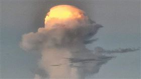 ▲台東有釣客發現南邊出現不明怪雲，趕緊拍照求證。（圖／林姓釣客提供）