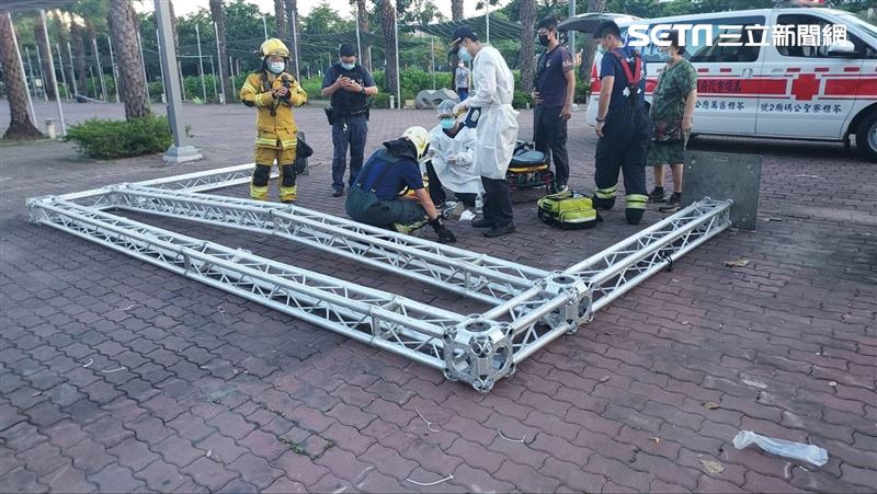 新／神農市集鐵架倒　高雄男晨運斷鼻