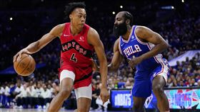 ▲巴恩斯（Scottie Barnes）和哈登（James Harden）。（圖／美聯社／達志影像）