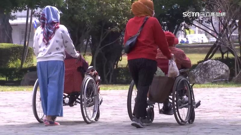 外籍看護大缺　揭黑心仲介漫天喊價
