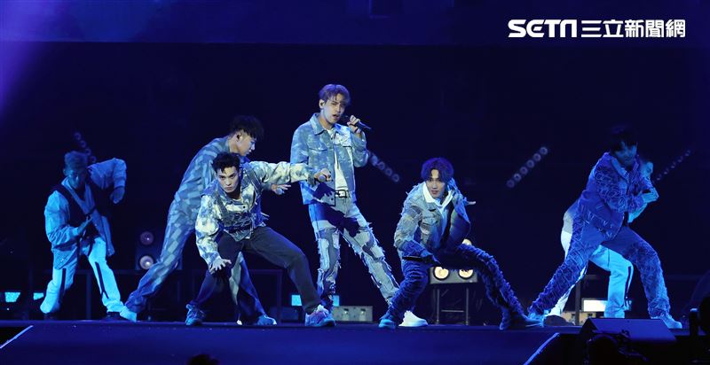 五堅情Moon Landing月面著陸，台北小巨蛋演唱會。（記者邱榮吉/攝影）