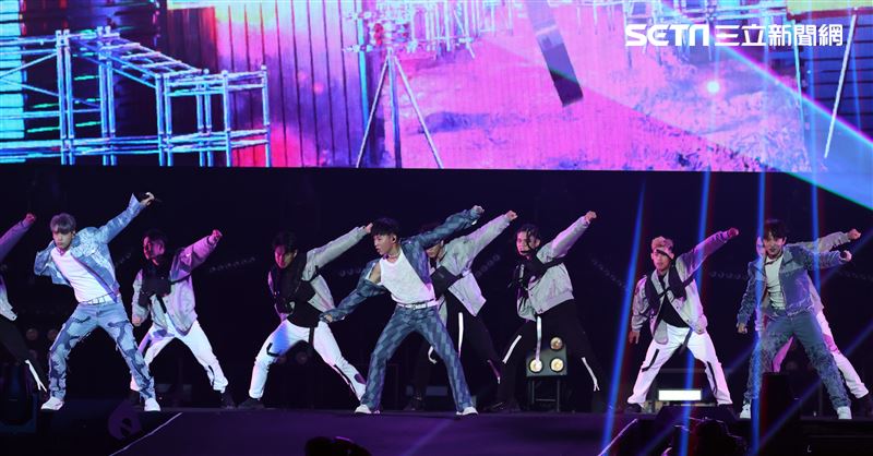 五堅情Moon Landing月面著陸，台北小巨蛋演唱會。（記者邱榮吉/攝影）
