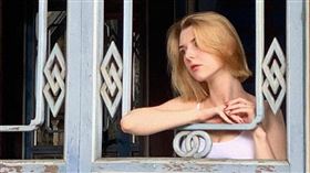 烏克蘭美女Tanya台灣體驗名單中包括吃鼎泰豐。（圖／翻攝自「Stopkiddinstudio」YouTube）