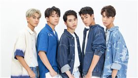 ATB「水星」左起黃莑茗、李秉諭（貢丸）、林毓家、須弘道、盧佾暘（照片提供：種子音樂）