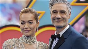 塔伊加維迪提爆與瑞塔歐拉密婚。（圖／美聯社／達志影像）