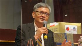 李光章接駐紐約辦事處長  首訪中華公所新任駐紐約辦事處長李光章當地時間26日首次拜訪華埠，代表政府向紐約中華公所捐贈1萬片台灣製口罩。中央社記者尹俊傑紐約攝  109年7月27日