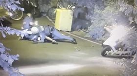 他持毒騎車違規！遭攔還想偷跑遭壓制