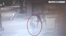 屁孩,心儀女,圍毆,中和,翻攝畫面