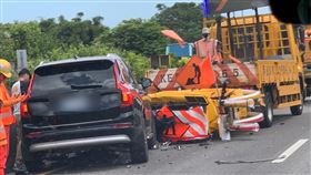 國道一號北上苗栗，ACC，自動跟車，休旅車追撞防撞車 (圖／翻攝畫面)