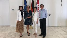 中國要求法國約束台灣駐法代表處，謝志偉直呼，我們一定做對什麼！(圖/翻攝自謝志偉粉絲頁臉書)