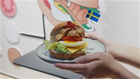 名字非常長的「宜家家居新店店層層疊疊肉丸貝果堡」期間限定販售不能錯過。（圖／品牌提供）