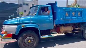 42年UD卡車現身街頭　網嗨：帥爆