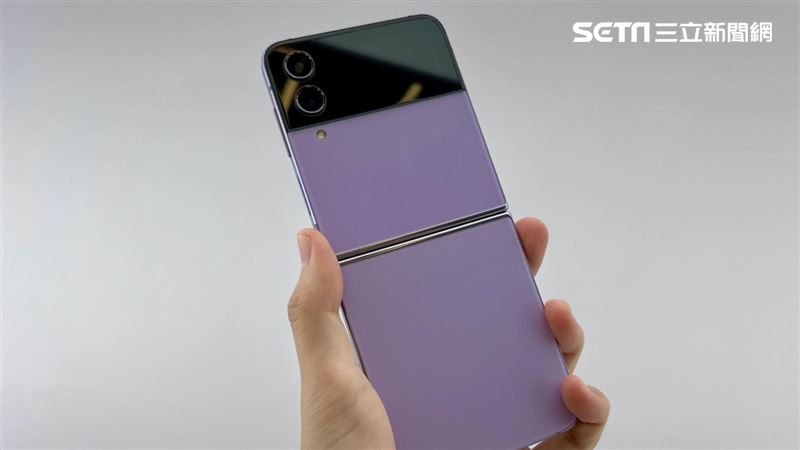 三星Z Flip4登場！新機動手玩
