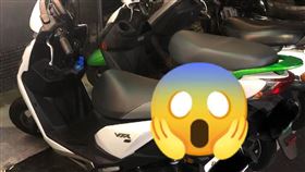 剛領一大疊錢就出事！他見一幕快哭了　網：農曆7月救了你（圖／翻攝自爆廢公社公開版）