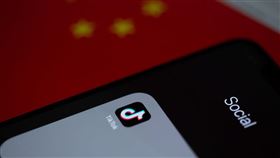 美國皮尤研究中心調查顯示，國內大量青少年在過去7年間捨棄臉書，轉而花時間在YouTube及TikTok上。（示意圖／翻攝自Pixabay圖庫）
