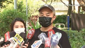 小黃運將遭踹後照鏡　兒見爸泛淚心疼