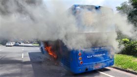 新／南崁火燒遊覽車！30幼童嚇壞