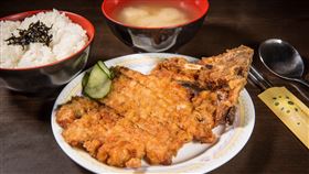 捐血送必比登餐券　台中民眾熱血挽袖（圖／翻攝自金之園粉專）