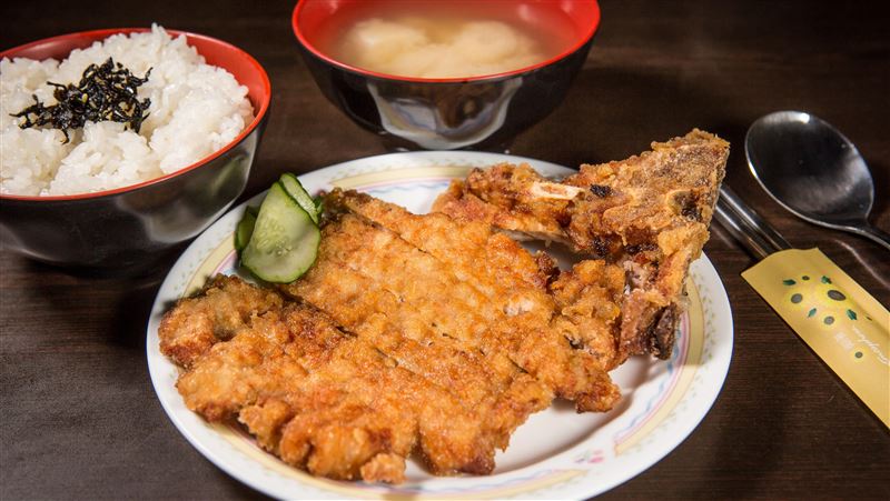 必比登名店「金之園」草袋飯鬧雙包
