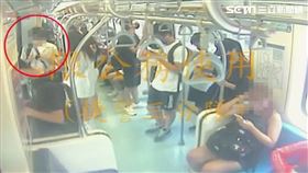 北市李男搭乘捷運時將彈匣置於腰間遭送辦。（圖／翻攝畫面）