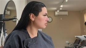 英國網紅萊特（Eloise Wright），染髮到一半，髮廊員工下班，將她反鎖，(圖／翻攝自eloisewright抖音)