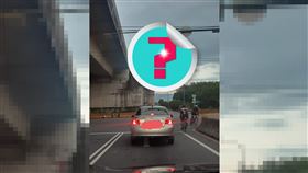 路口號誌燈，直行綠燈，紅燈。（圖／翻攝自爆廢公社 臉書）