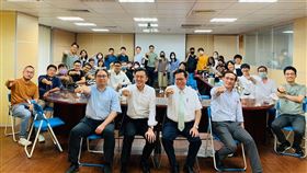 鄭運鵬發文表示「這就是桃園鐵三角的效率」。（圖／翻攝自鄭運鵬臉書）